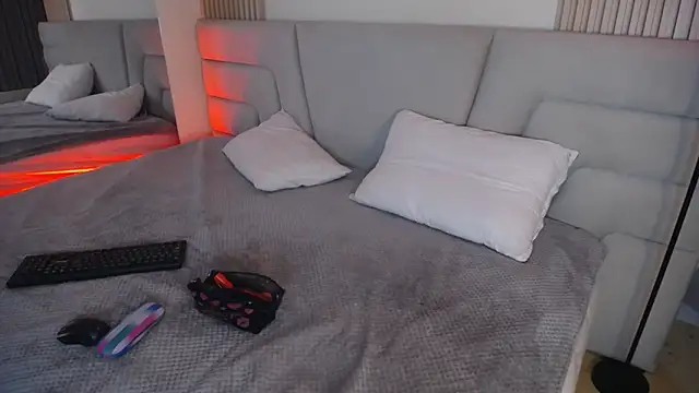 Miss Loise online show from December 4, 3:42 am