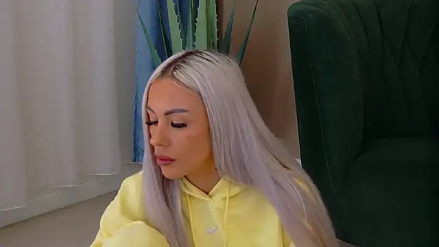 Bailey Rush online show from December 3, 4:42 pm