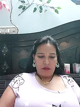 Snapshot of Poojabhabi101 chatting on October 27, 7:04 am Poojabhabi101 online show from October 27, 7:04 am