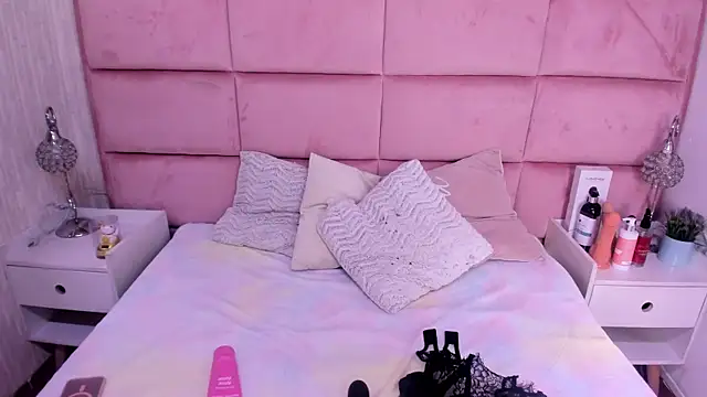HannaTaylor online show from July 9, 2:25 am