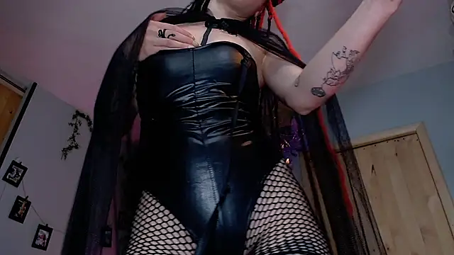 VickyJackson  online show from November 20, 2:12 am