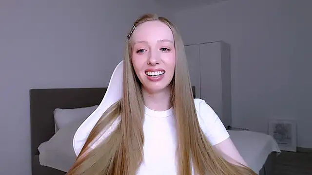 Luna insniity online show from February 8, 8:23 pm