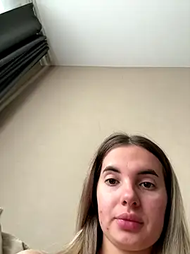 Snapshot of Donna_Evans chatting on October 4, 2:06 am Donna Evans online show from October 4, 2:06 am