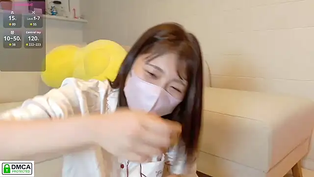 Snapshot of SUZU_ chatting on October 11, 3:04 pm SUZU online show from October 11, 3:04 pm