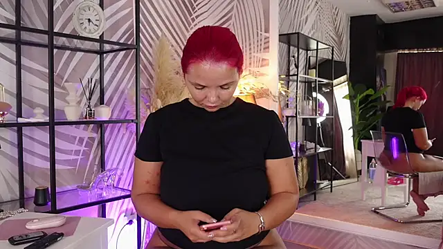 CelesteBailey online show from July 27, 5:48 am