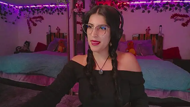 azahar  ziiz online show from November 18, 1:17 am