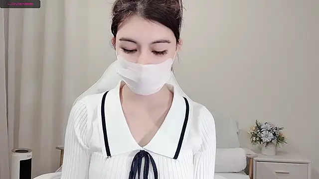 lvy-w online show from February 1, 1:10 pm