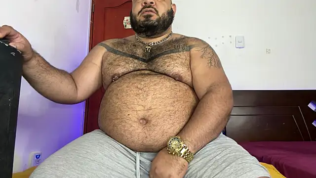 Snapshot of FetishBearsBig chatting on October 17, 6:16 am FetishBearsBig online show from October 17, 6:16 am
