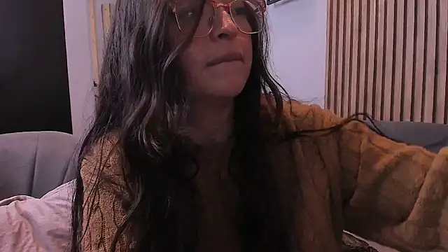 Eva Macalliter online show from September 10, 1:33 pm