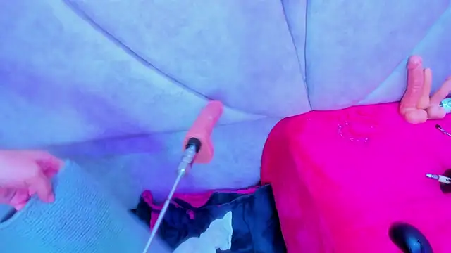 HornySlut69  online show from November 14, 1:22 pm