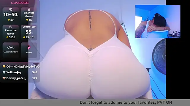 Snapshot of GreatBIG_BOOBS_Nina chatting on October 11, 11:29 pm GreatBIG BOOBS Nina online show from October 11, 11:29 pm