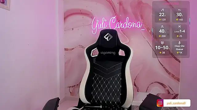 YuliCardona  online show from December 13, 7:53 pm