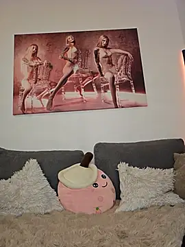 LessiaMia online show from November 7, 9:31 pm