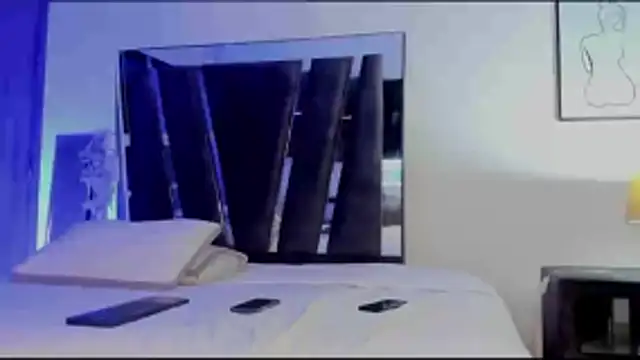 HollyEvanz online show from November 3, 2:04 am