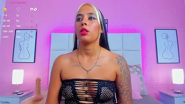 charlotte kisss online show from June 28, 1:01 am