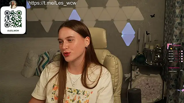 Snapshot of HarleyDeess chatting on October 23, 6:58 pm HarleyDeess online show from October 23, 6:58 pm
