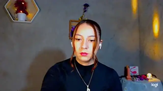 hot emiliana online show from December 5, 9:16 pm