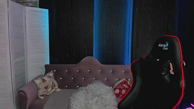 SarahCoksss online show from November 11, 12:50 am