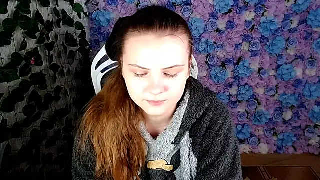 Snapshot of IxxiLiana chatting on September 19, 5:06 am IxxiLiana online show from September 19, 5:06 am