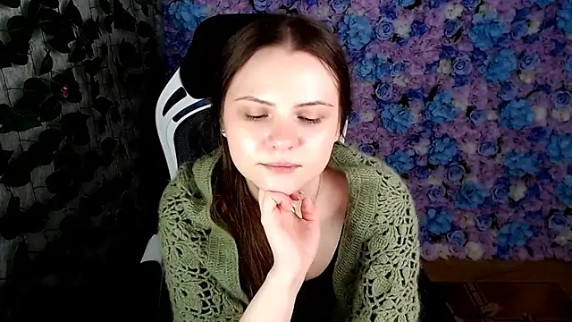 Snapshot of IxxiLiana chatting on September 22, 6:23 am IxxiLiana online show from September 22, 6:23 am