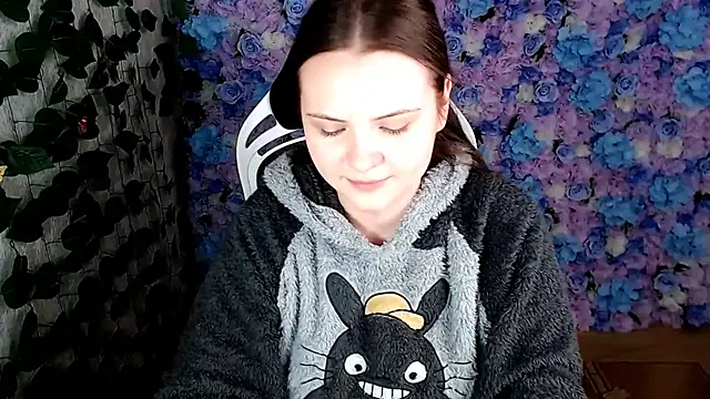 Snapshot of IxxiLiana chatting on October 10, 6:07 am IxxiLiana online show from October 10, 6:07 am