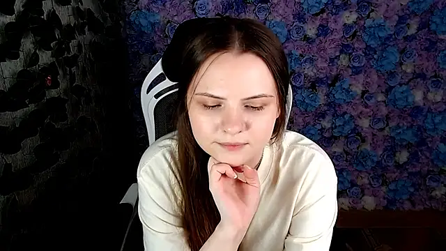 Snapshot of IxxiLiana chatting on September 28, 6:31 am IxxiLiana online show from September 28, 6:31 am