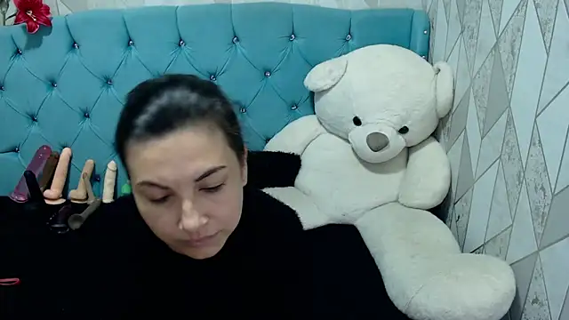 AdaFawxx online show from December 2, 7:10 am