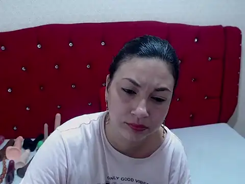 AdaFawxx online show from September 22, 4:33 am