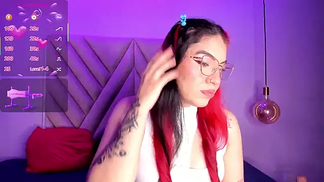 EmmaSwift  online show from October 11, 3:55 am