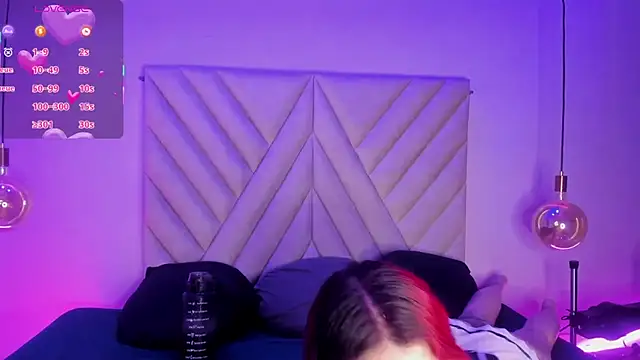 EmmaSwift  online show from December 3, 2:58 am