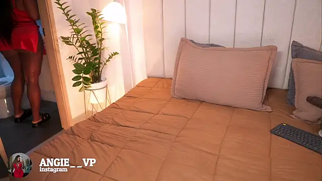 nicoletth18 online show from November 22, 11:46 am