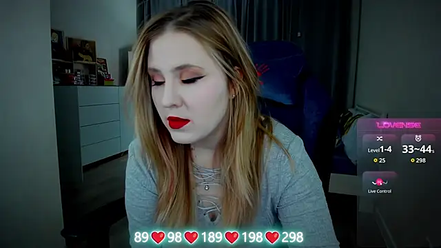 Olivia Munk online show from October 30, 4:59 am