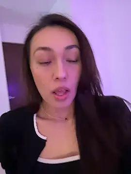 MichelleFerry  online show from February 9, 5:10 am