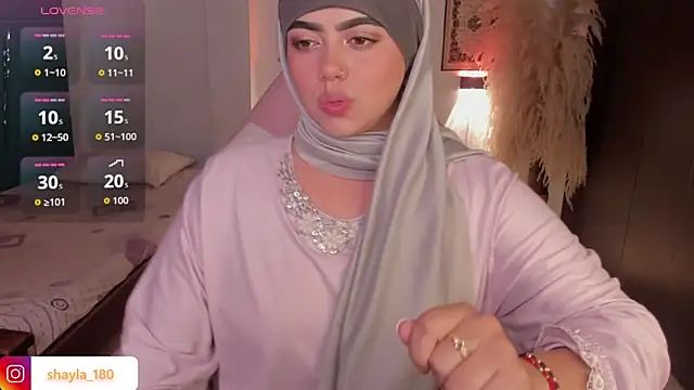 shayla 18 online show from January 5, 9:07 pm