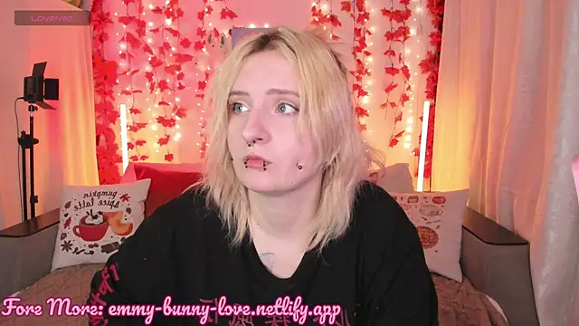 Snapshot of EmmyBunny chatting on September 20, 4:16 pm EmmyBunny online show from September 20, 4:16 pm