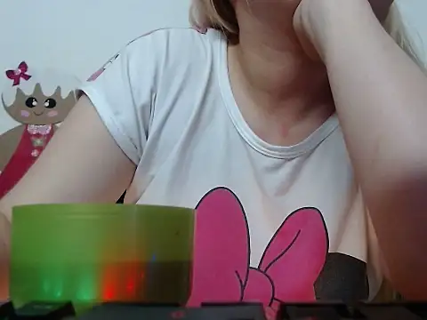 69liamilk69 online show from October 24, 5:58 am