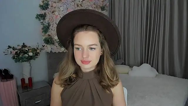 MiracleCurly online show from October 8, 7:51 pm