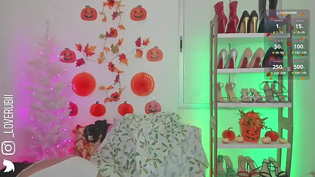 loverubii online show from November 7, 4:29 am