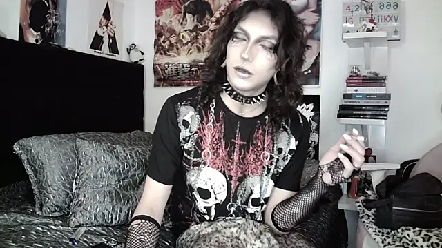kiiler queen online show from May 14, 7:30 pm