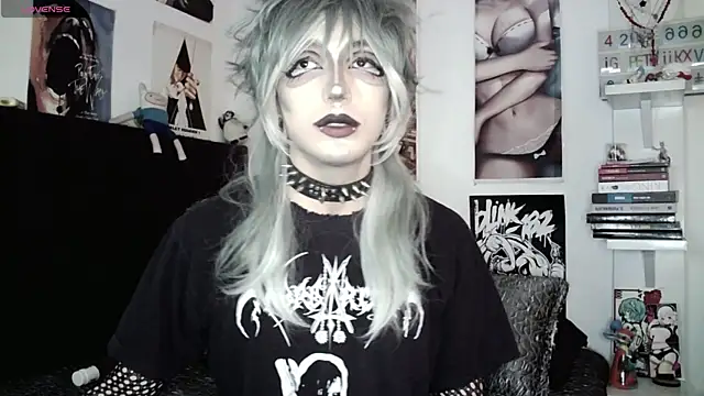 kiiler queen online show from May 6, 3:49 pm