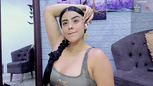 Paula Desousa online show from October 31, 9:41 pm