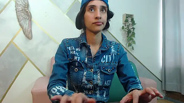 RoxanaCyrano  online show from October 21, 8:02 pm