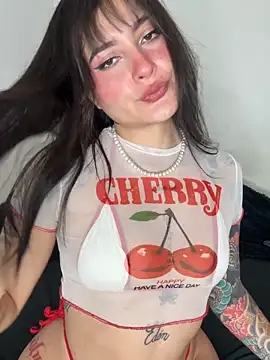 Snapshot of SweetBaby_nkl chatting on October 25, 4:20 am SweetBaby nkl online show from October 25, 4:20 am