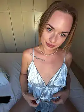 ElenaRebelle online show from June 21, 4:27 am