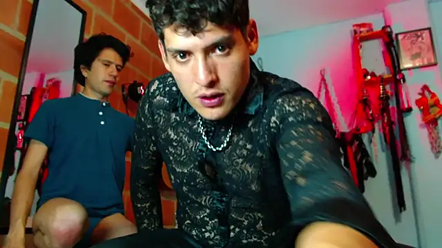 dom2travelersss online show from March 18, 6:02 pm