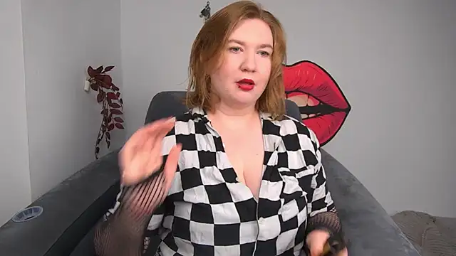 LaraDream online show from July 25, 3:30 pm