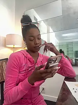 mismialove online show from June 14, 4:51 pm